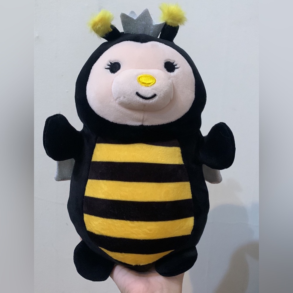 Sunny Bee Squishmallow Hugmee